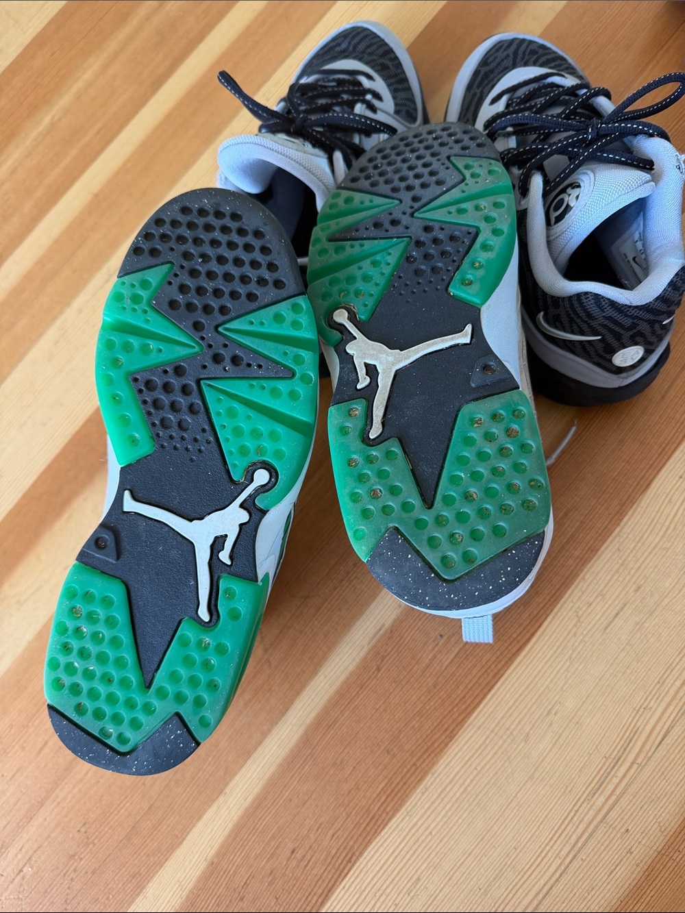 Bundle 2 pairs Nike air athletic court shoes - Picture 14 of 14